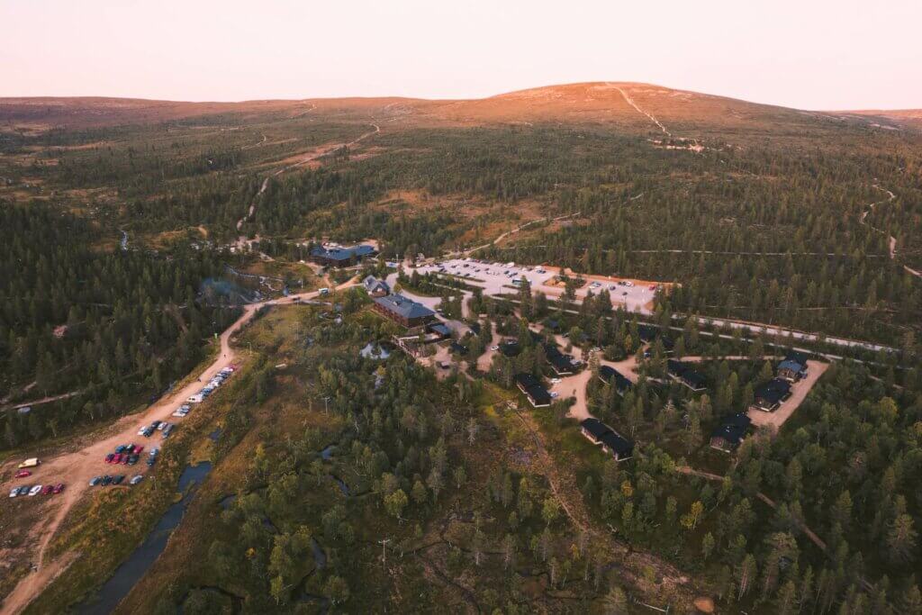 Ilmakuva Suomen Latu Kiilopään tunturikeskuksesta kesällä