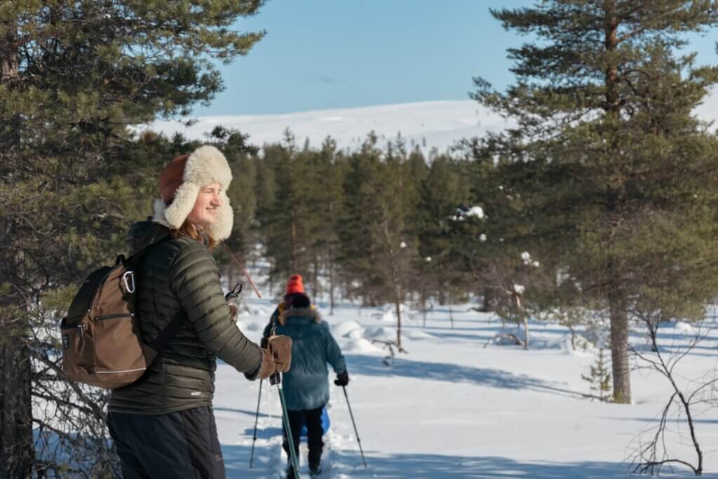 Hiihto, kevättalvi Kiilopää taustalla