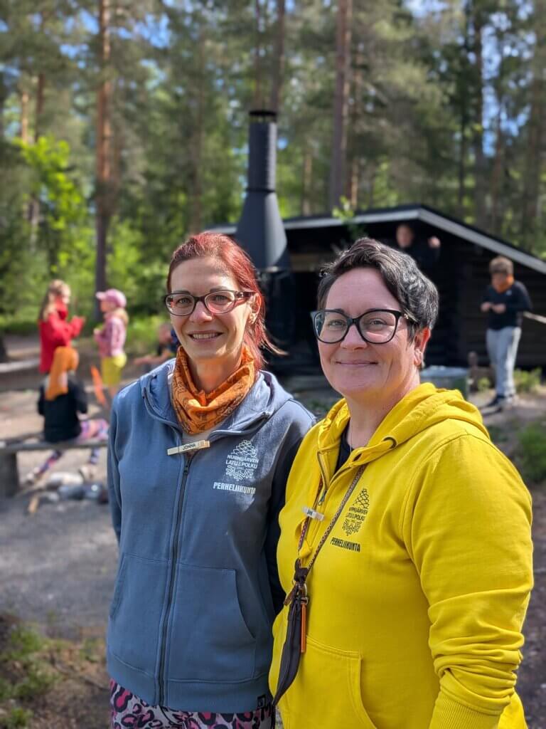 Jonna Lankinen ja Sanna Puhakka toimivat leirin pääohjaajina.